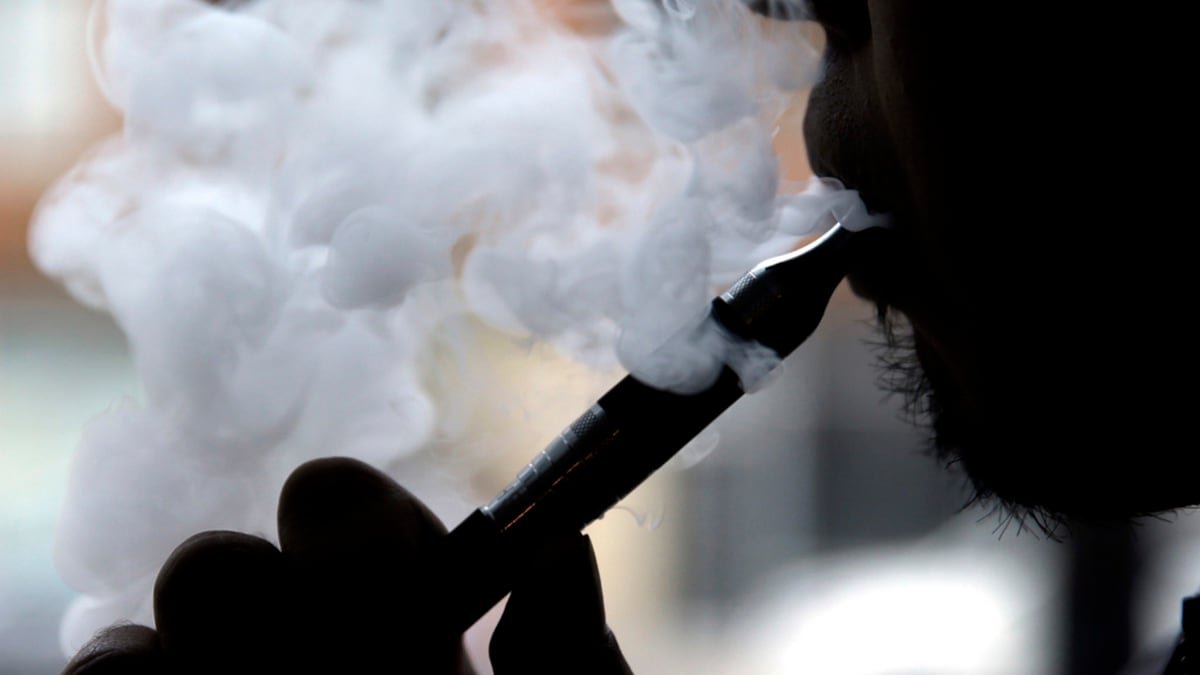 England mulls to ban vaping outside schools and hospitals in a bid to safeguard children – Firstpost