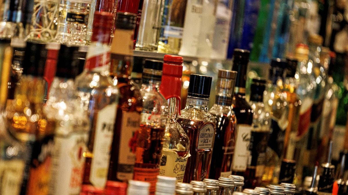 Can alcohol cause cancer Should alcohol bottles carry cancer warnings