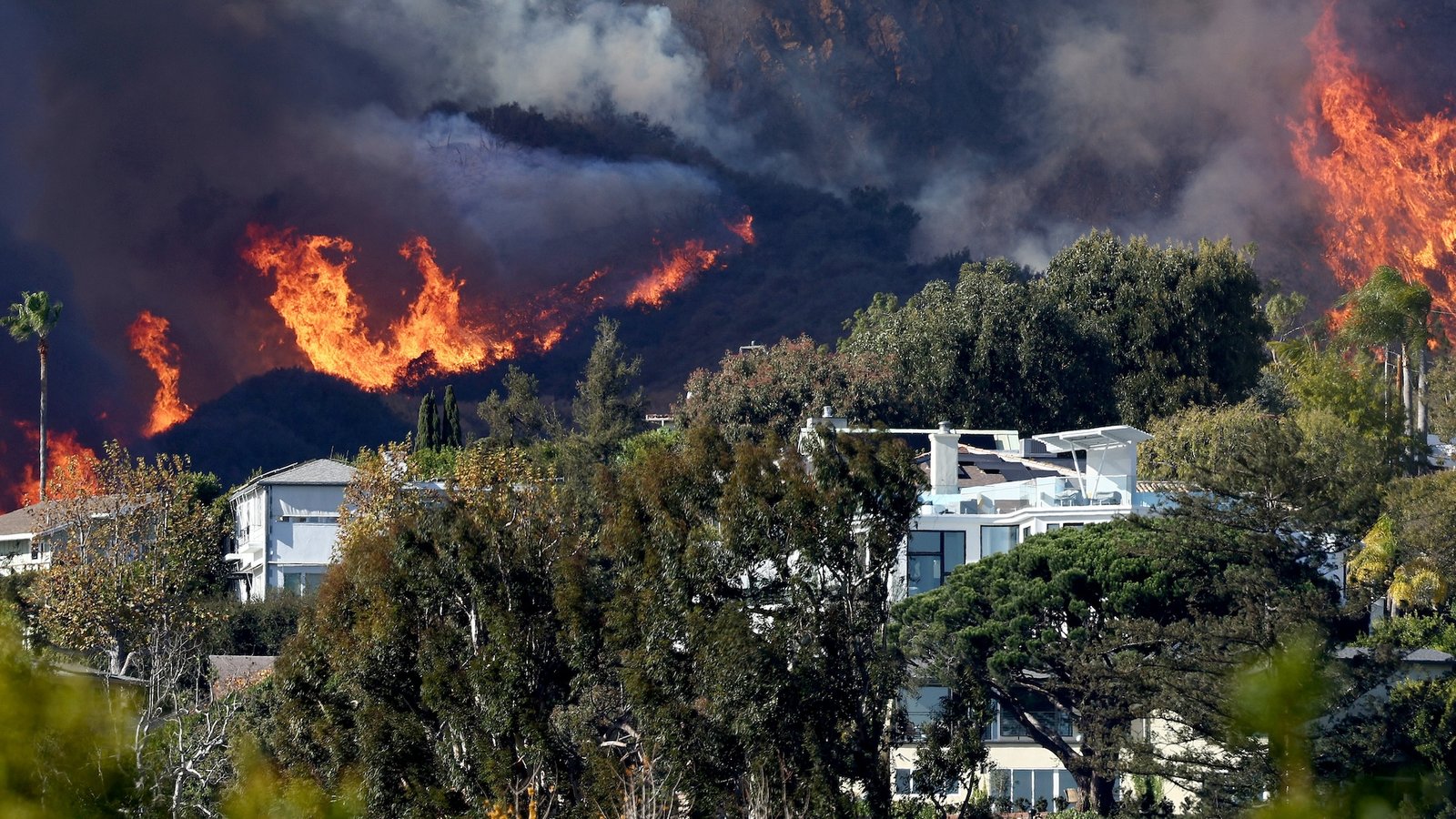 Stark ‘drought’ maps reveal just why wildfires have blazed through Los Angeles