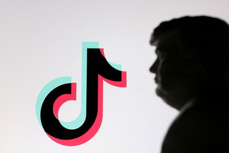 Trump signs promised TikTok order delaying ban of app By