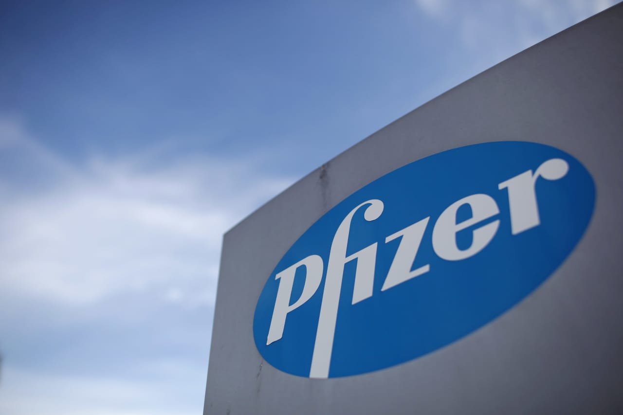 Pfizer stock climbs on Q4 revenue and earnings beat reaffirmed