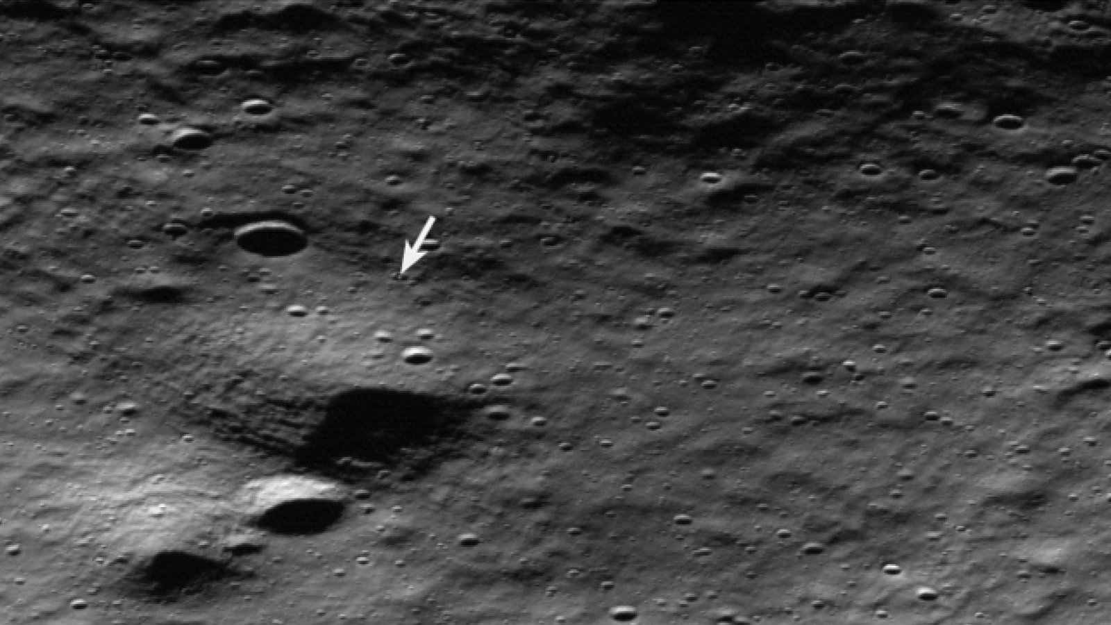 Dead Athena moon lander seen inside its crater grave from lunar orbit (photos)