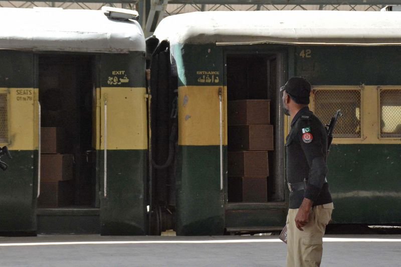 Pakistan train hijack hostages end ordeal with arrival in Quetta